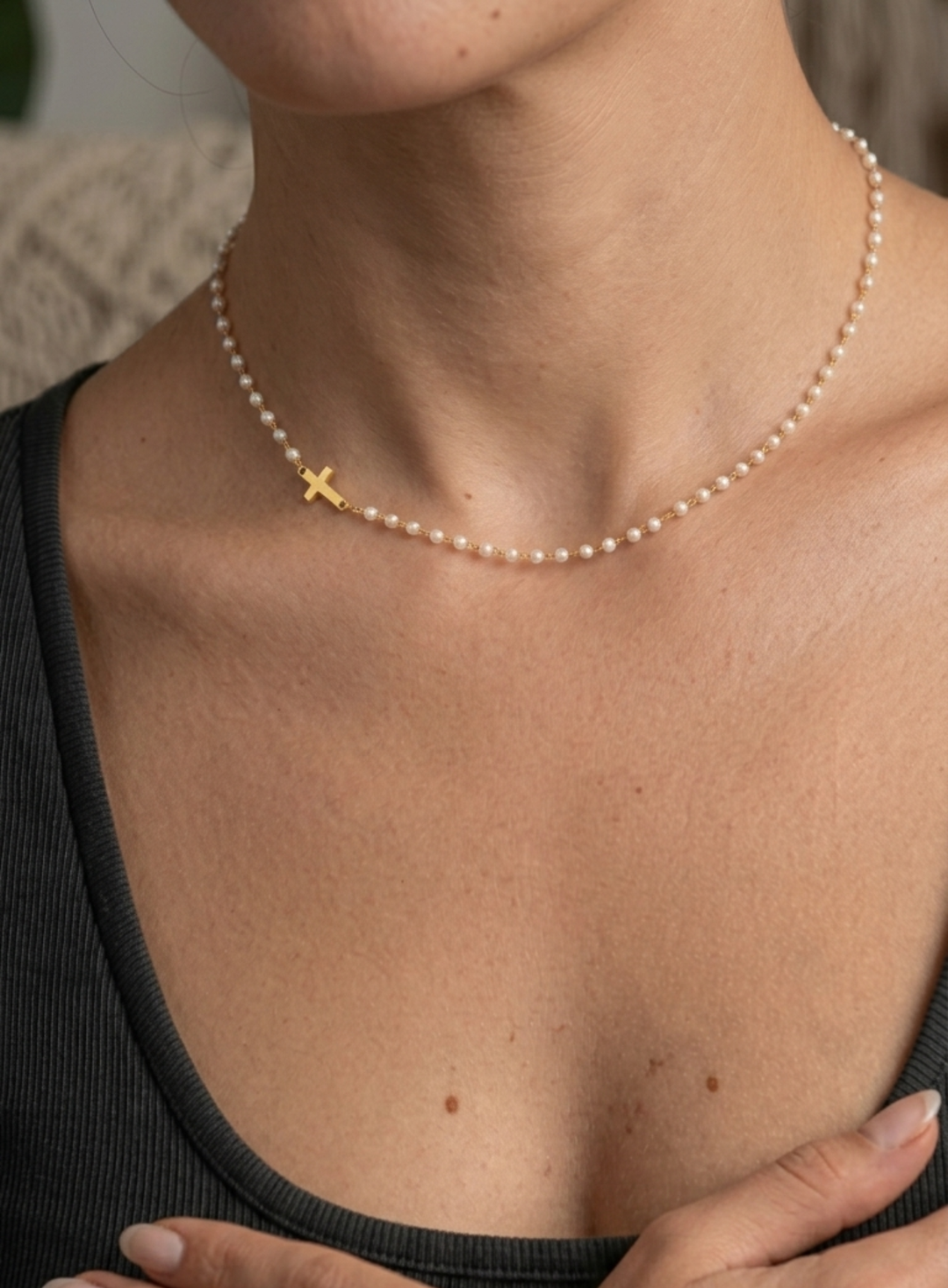 Marirae™ Collar con Cruz y Perlas