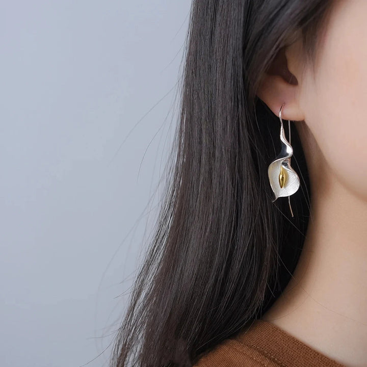 Maple™ Pendientes Colgantes de Lirio