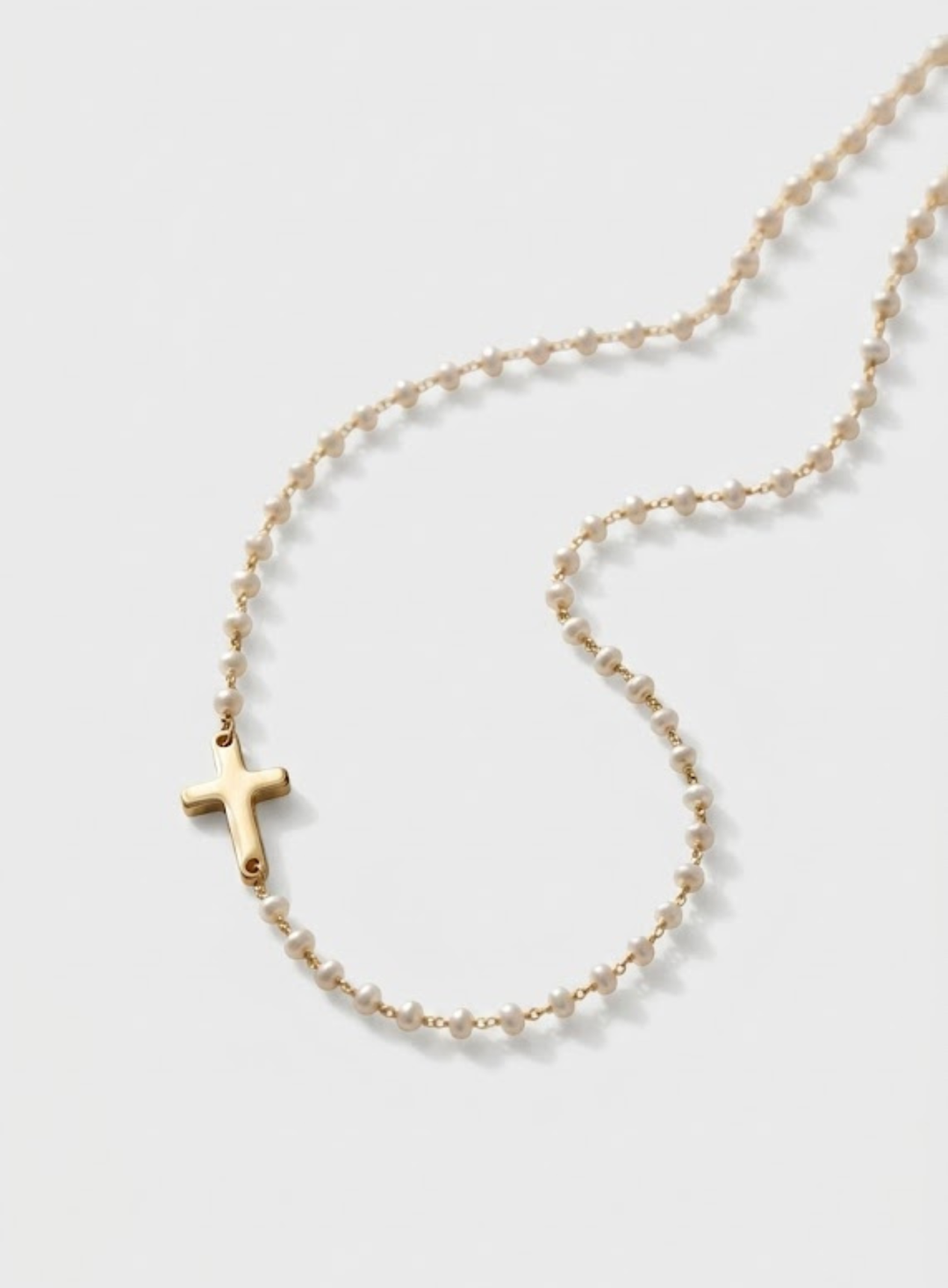 Marirae™ Collar con Cruz y Perlas
