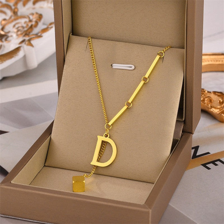 Blakely™ Collar con Inicial Personalizada en Acabado Elegante