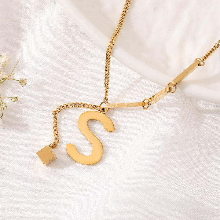 Blakely™ Collar con Inicial Personalizada en Acabado Elegante