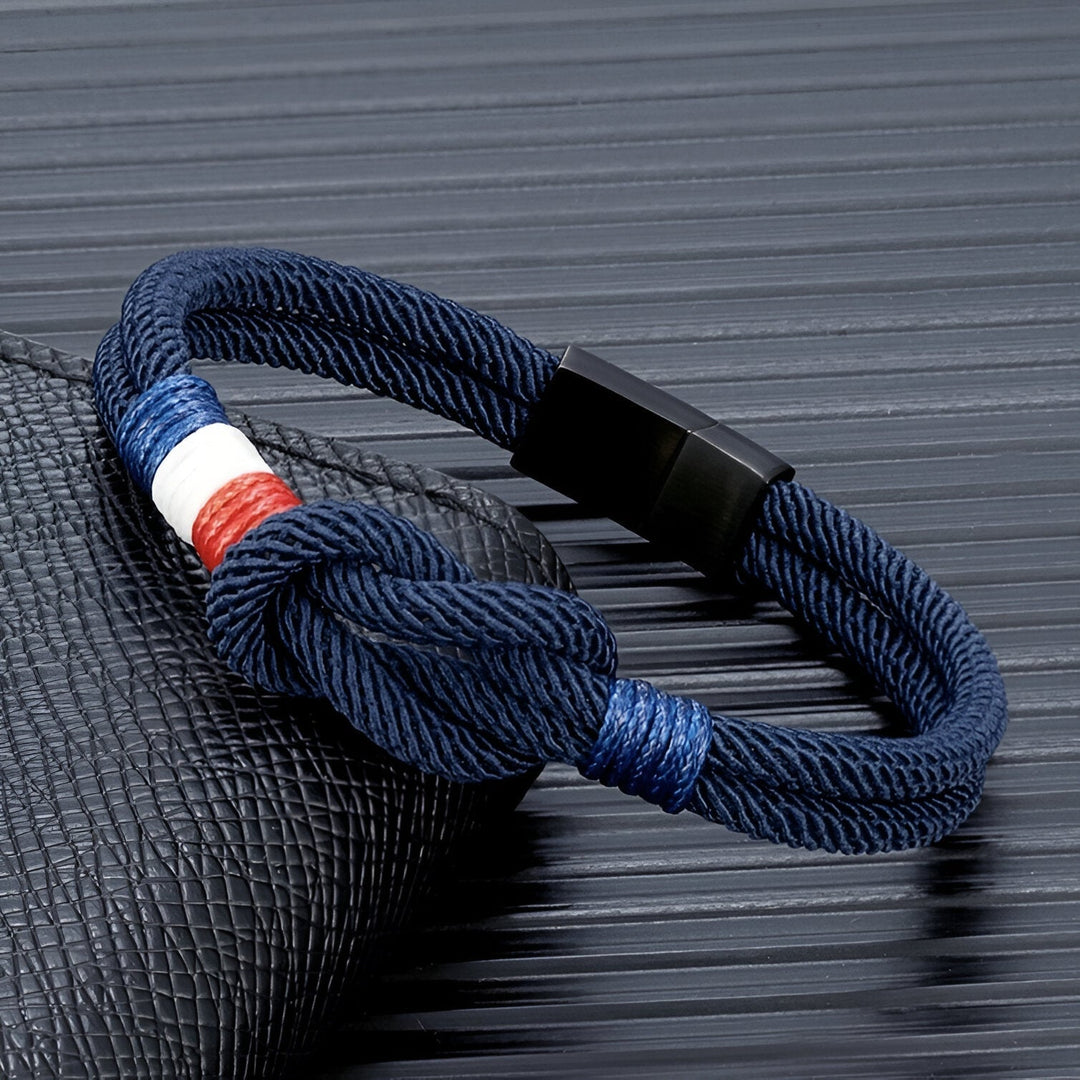 Porter™ Pulsera de Cordón con Nudo y Detalle de Bandera Francesa Ajustable
