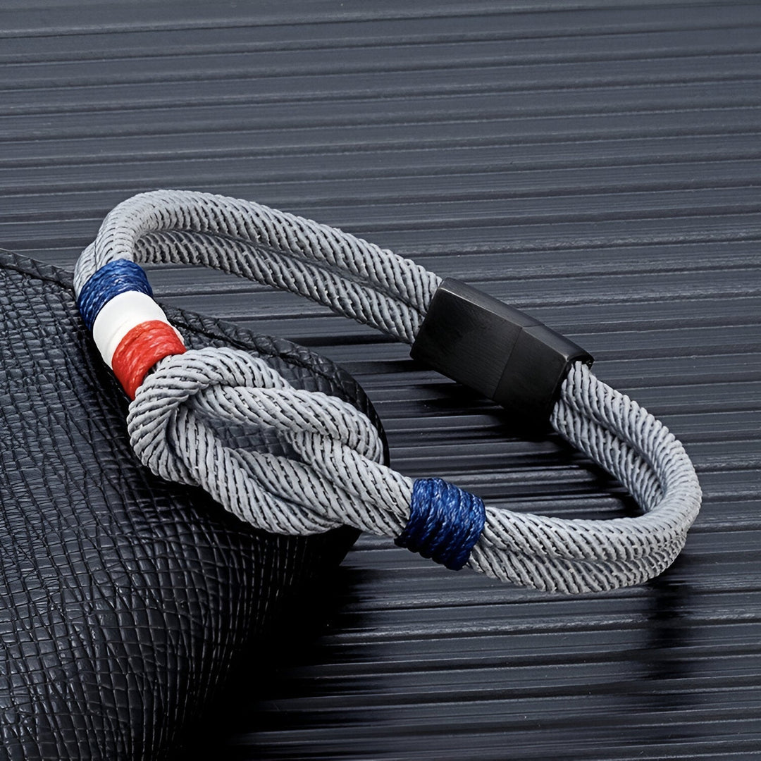 Porter™ Pulsera de Cordón con Nudo y Detalle de Bandera Francesa Ajustable